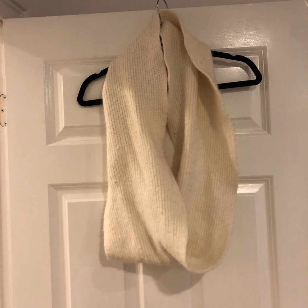 Circle Scarf - Cream